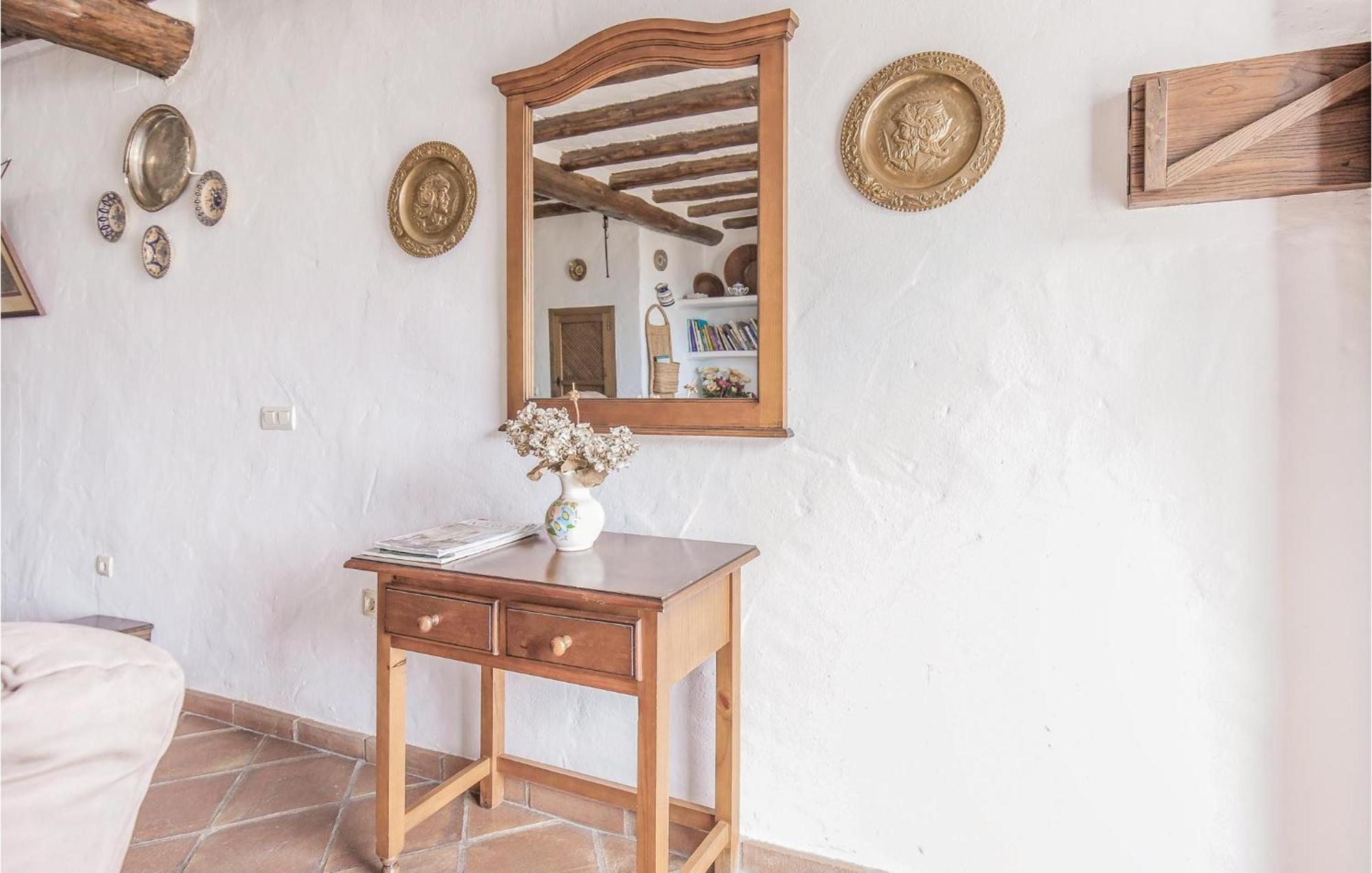 Cozy Home In Zahara De La Sierra With Kitchen Bagian luar foto