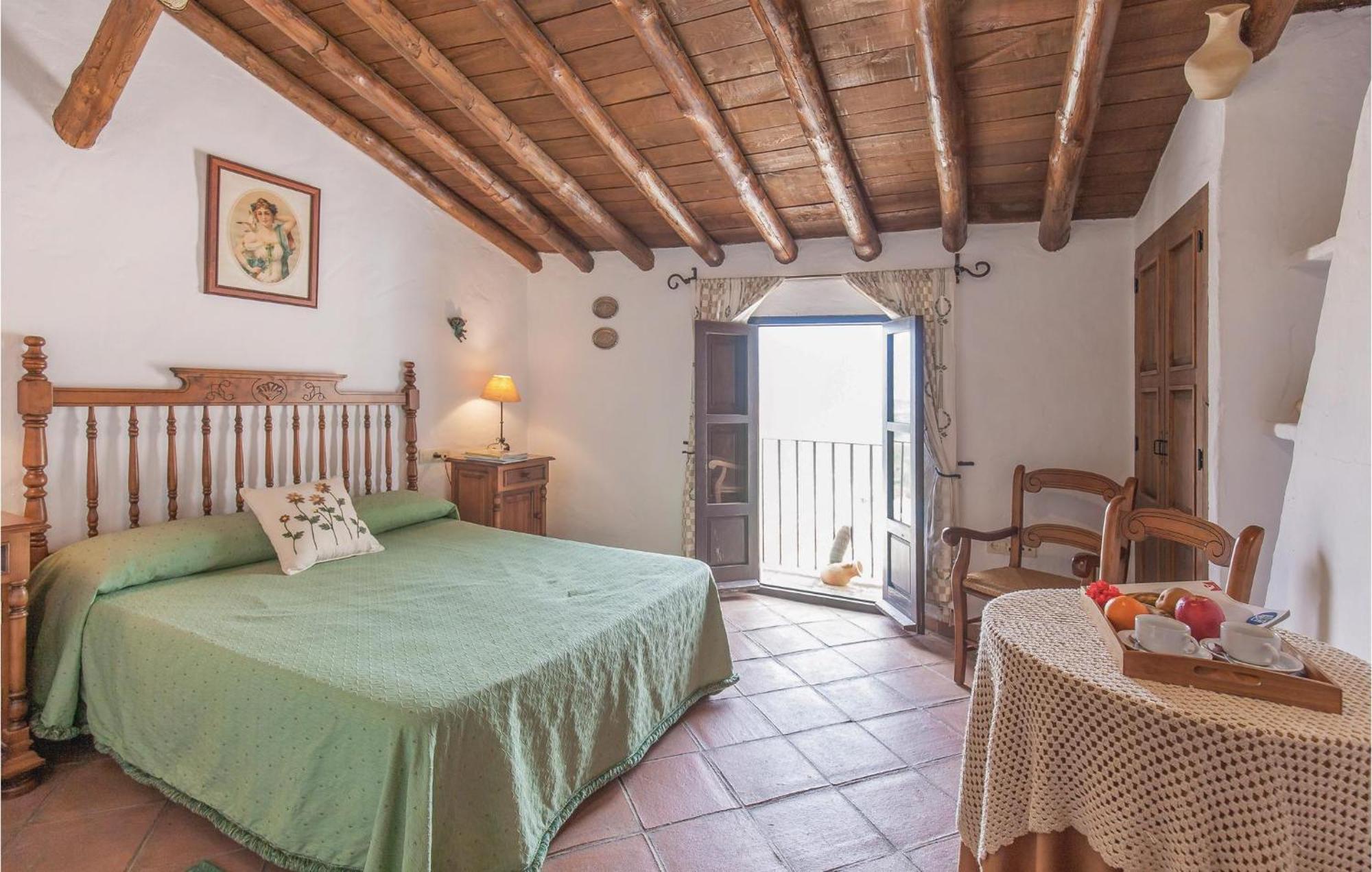 Cozy Home In Zahara De La Sierra With Kitchen Bagian luar foto